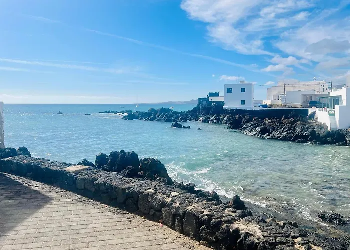 Canaryislandshost L Cala